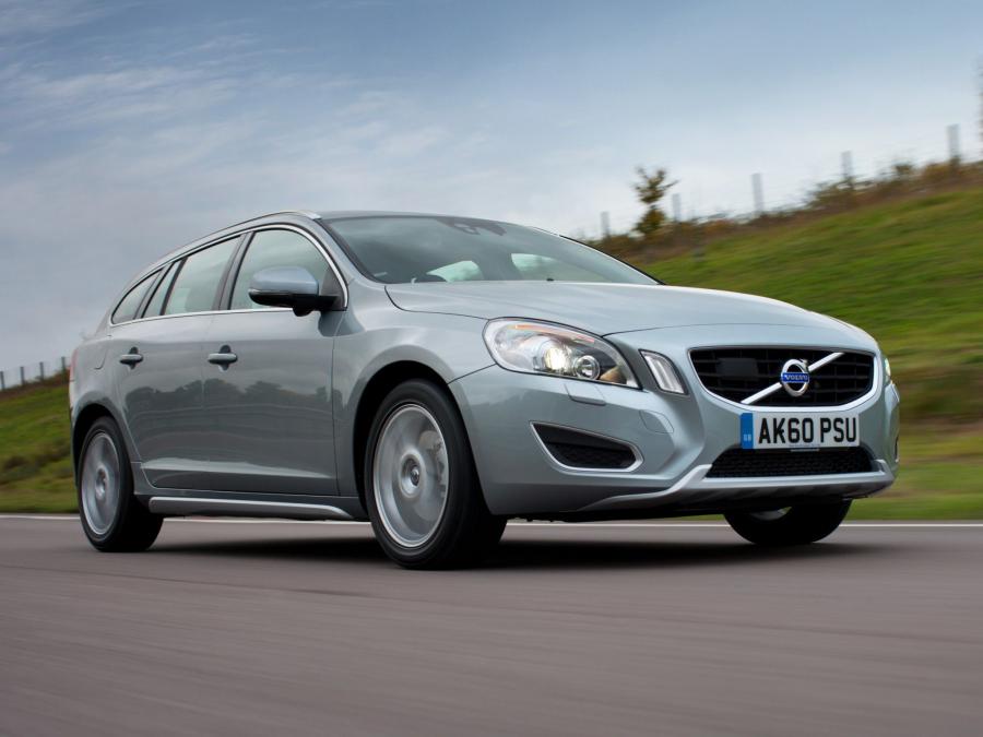  Volvo V60 D3 2010 года  (UK) (фото 21 из 21)